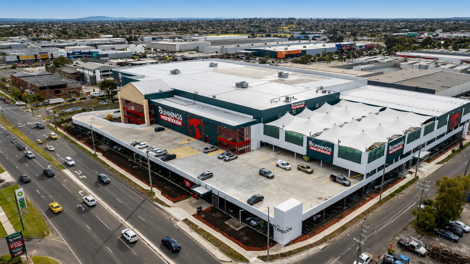 Double-storey Bunnings Warehouse delivered by LendCon